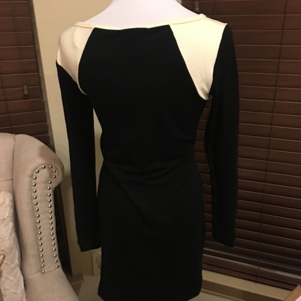 Tart black white fitted stretchy dress